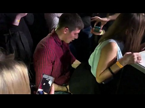 ❤️ په روسیه کې د شپې په کلب کې اصلي جنسیت. 18 کلنه روسی نجلۍ د مقعد او اندام په برخه کې په یوه نایټ کلب کې وهل ❌  ❌